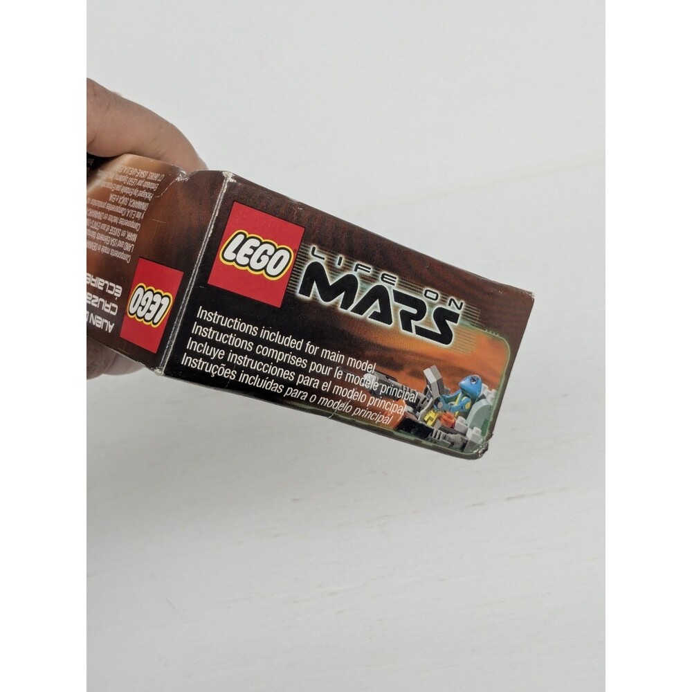 LEGO Space: Red Planet Cruiser (7311) - Picture 3 of 4